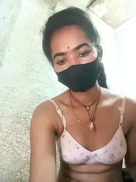 Sunali Bendre online show from March 4, 9:05 am