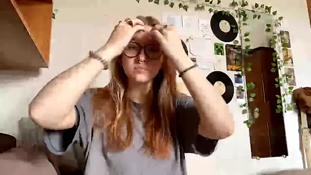 LaureenVielma online show from April 9, 8:20 am