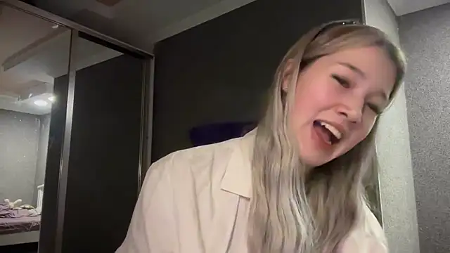 lilXdomiii online show from February 7, 4:33 pm