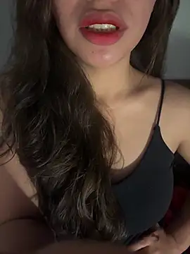 QuynhAnh 2k1 online show from February 15, 4:06 pm