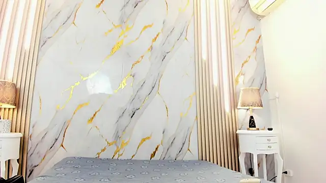 EmmaLebrun online show from February 5, 12:30 pm