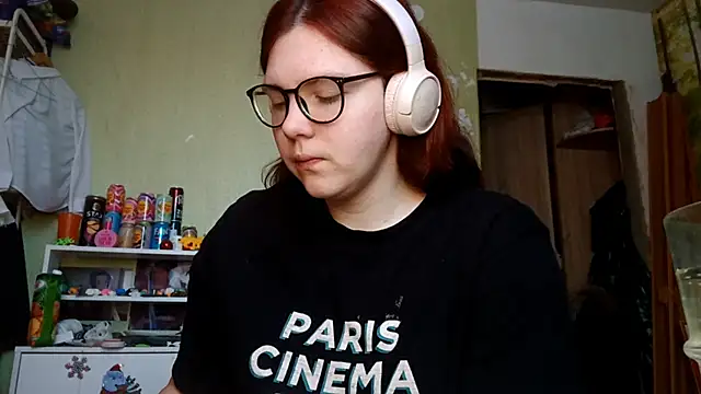 VannessaDillenbeck online show from February 18, 7:07 am