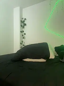 Dollkat online show from February 11, 8:10 pm