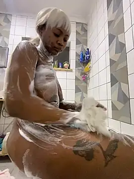 BankssWithTheBenz online show from February 18, 6:40 pm