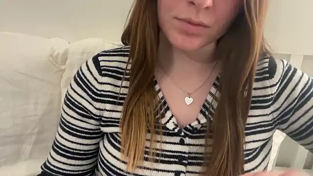 Lucyschickt online show from March 9, 8:01 pm