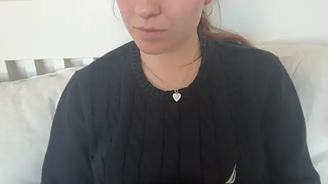 Lucyschickt online show from April 21, 3:08 pm