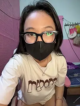 Leeeiuu online show from February 27, 4:07 pm