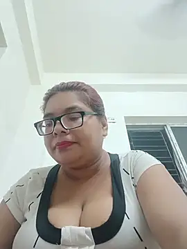 Elie Hallway online show from July 9, 6:54 pm