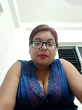 Elie Hallway online show from June 21, 6:34 pm