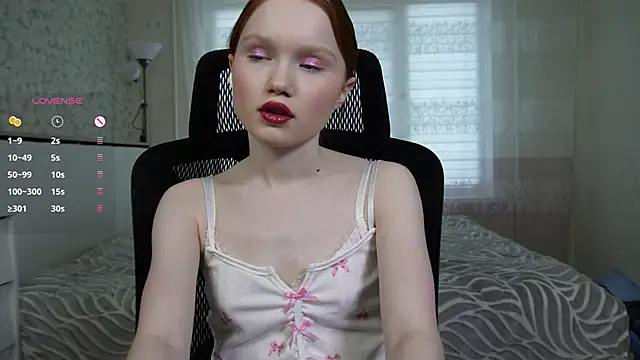 Snapshot of Nellie_baby chatting on February 18, 12:37 pm Nellie baby online show from February 18, 12:37 pm