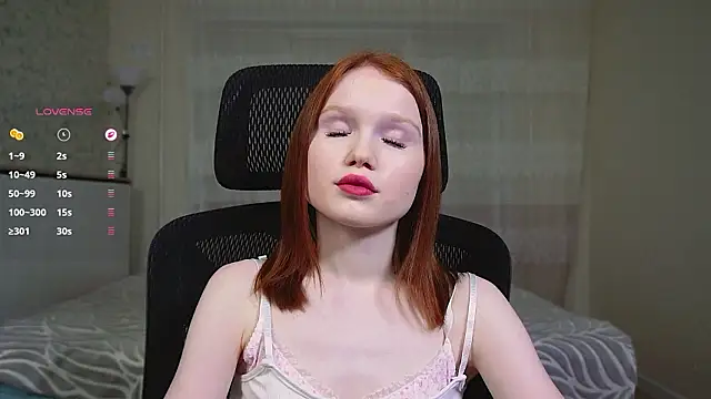 Snapshot of Nellie_baby chatting on February 23, 2:27 pm Nellie baby online show from February 23, 2:27 pm