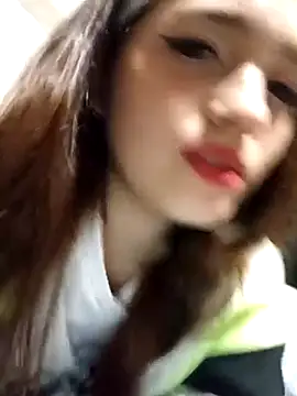 dieciochoyundia online show from March 19, 3:22 am