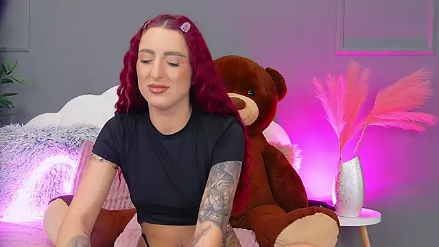 CrystalRedd online show from May 9, 5:53 am