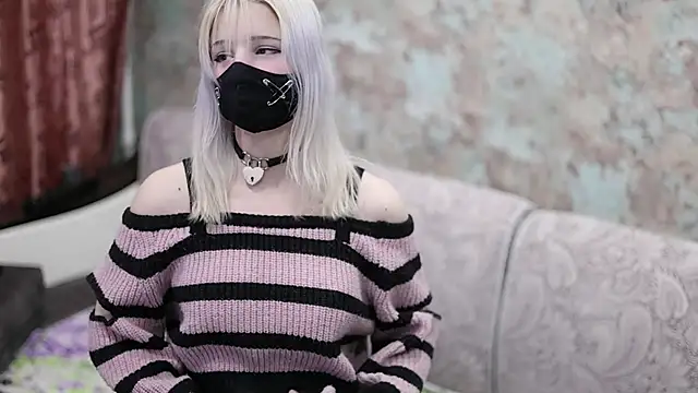 Yunakiss online show from February 23, 7:35 pm