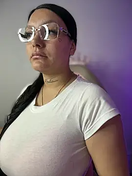 Miia  Taylor online show from February 17, 2:55 am