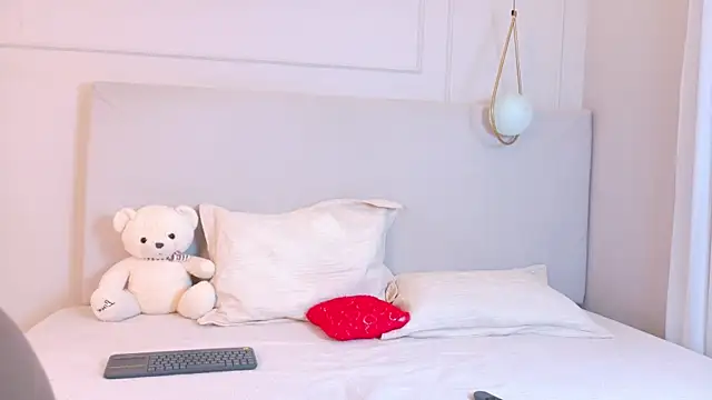 JosselynBrown online show from March 9, 11:24 am