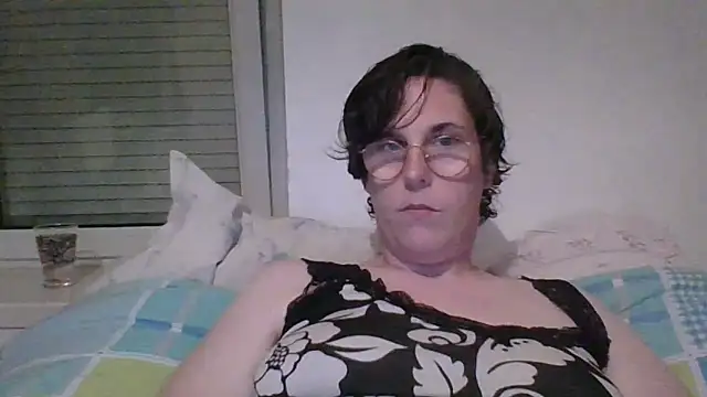 OIseauNoir88 online show from May 22, 8:29 pm