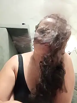 yeselu online show from February 12, 8:21 pm