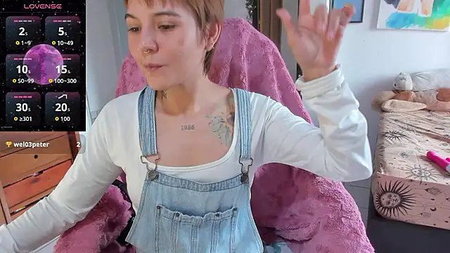 sunflowerr  online show from February 25, 7:45 pm