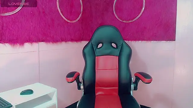 isabella vogue online show from February 10, 12:08 pm