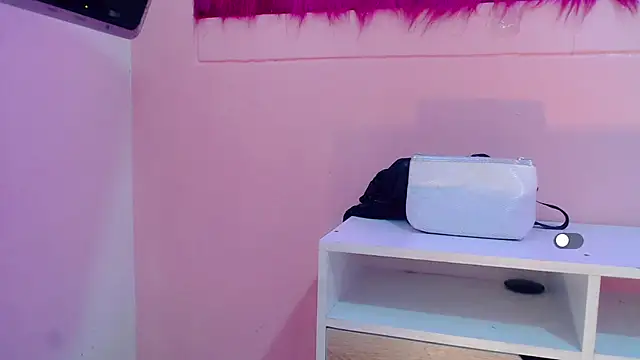 isabella vogue online show from February 14, 11:34 am