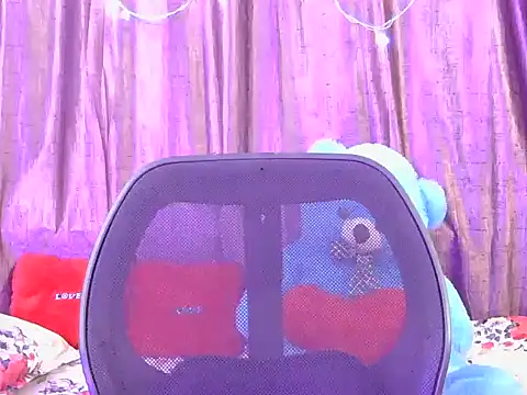 cute-manvii online show from April 14, 6:57 am