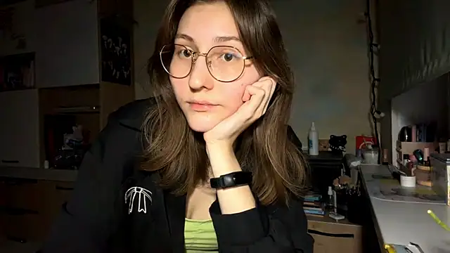 Miaaa Moon online show from February 14, 4:20 pm