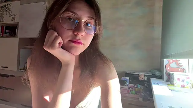 Miaaa Moon online show from April 9, 1:16 pm