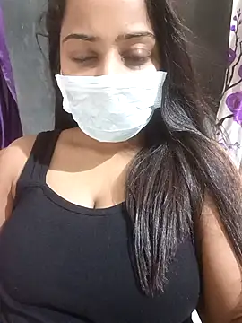 MidnightVibes  online show from February 17, 5:45 pm