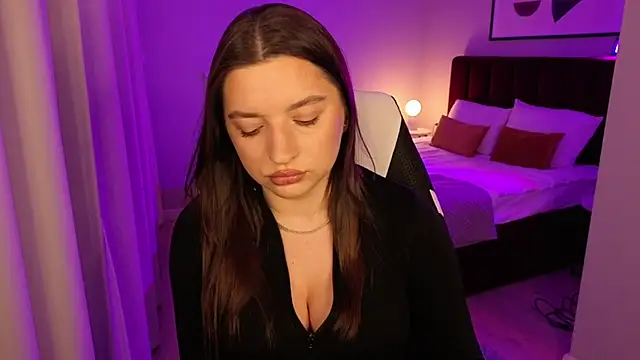 kirastorm  online show from February 10, 4:10 pm