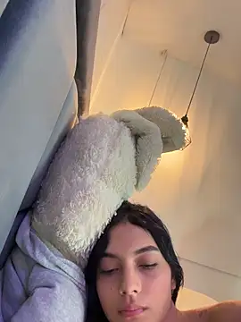 Doll Alaia  online show from February 25, 8:40 pm