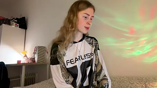 Flexiblegirl online show from February 12, 4:30 pm