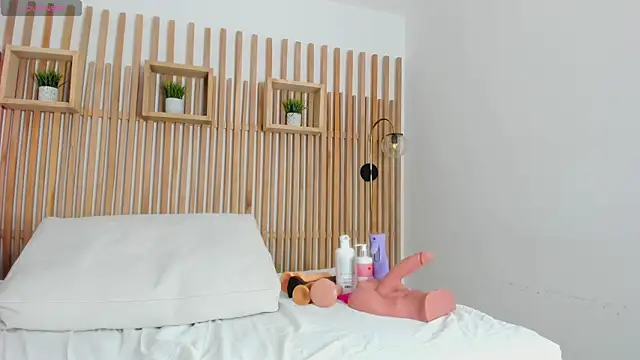 serena foxx  online show from April 21, 11:28 am