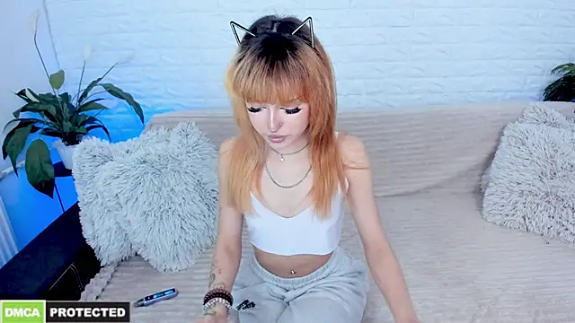   Amiraa online show from April 4, 10:58 am