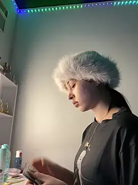 Just-Lilly online show from March 11, 11:07 pm