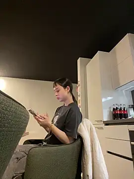 Just-Lilly online show from March 16, 6:45 pm