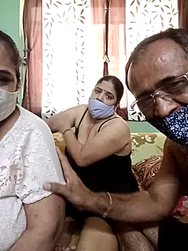 HoneyHush online show from March 4, 10:00 am