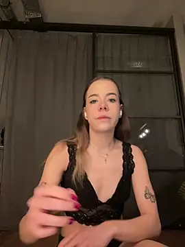 JulietSugar online show from February 7, 8:45 pm