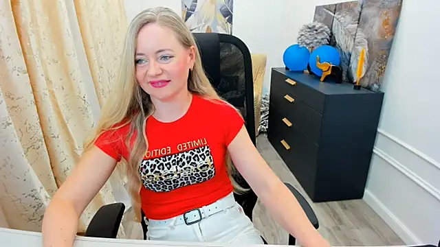CharlotteKerti online show from May 31, 12:22 pm