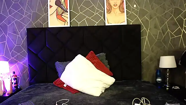 Lia tomson online show from March 18, 7:19 pm