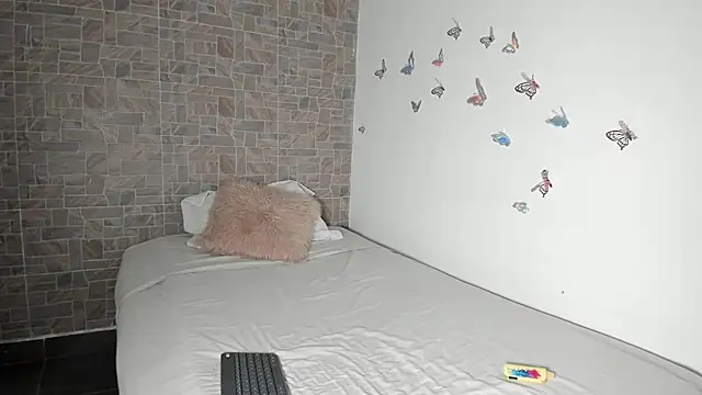 valeriesaint online show from March 13, 11:50 pm