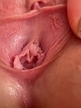 RollDollsi online show from April 10, 6:30 am