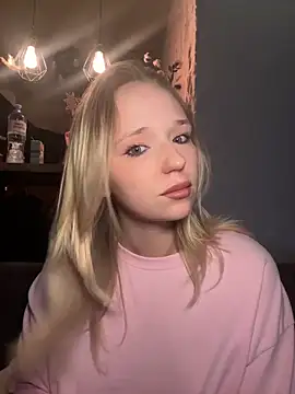 RollDollsi online show from March 16, 6:06 am