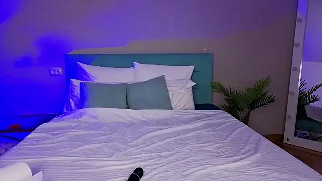 Candyyy     online show from June 2, 12:39 pm