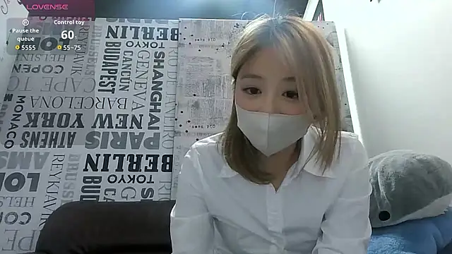 erinaka123 online show from February 23, 12:04 pm