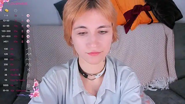 AutumnWhisper online show from April 19, 3:45 pm