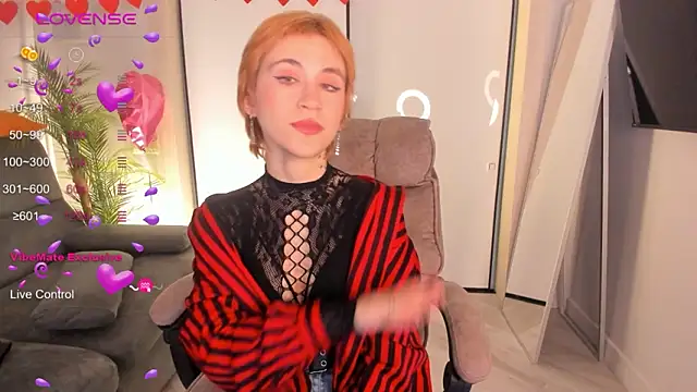 AutumnWhisper online show from March 13, 9:27 pm