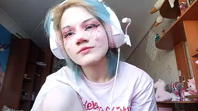 KathernSaulters online show from February 11, 6:15 am