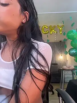 Alahia Betancurr online show from March 18, 2:00 pm