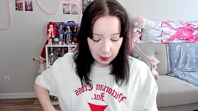 MollysLand online show from April 14, 10:48 am